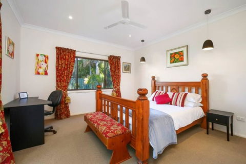 Relaxing Queen Sized Room With En-Suite - Northern Rivers Accommodation 0