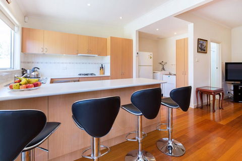 RENOVATED BEACH BEAUTY - ROSEBUD - Northern Rivers Accommodation 2