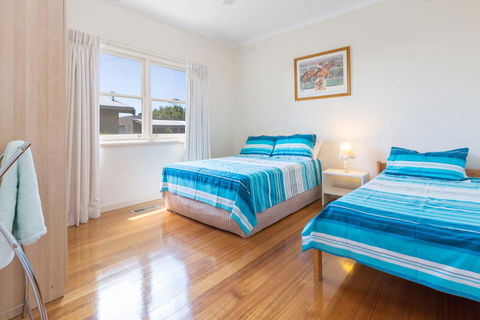 RENOVATED BEACH BEAUTY - ROSEBUD - Northern Rivers Accommodation 1