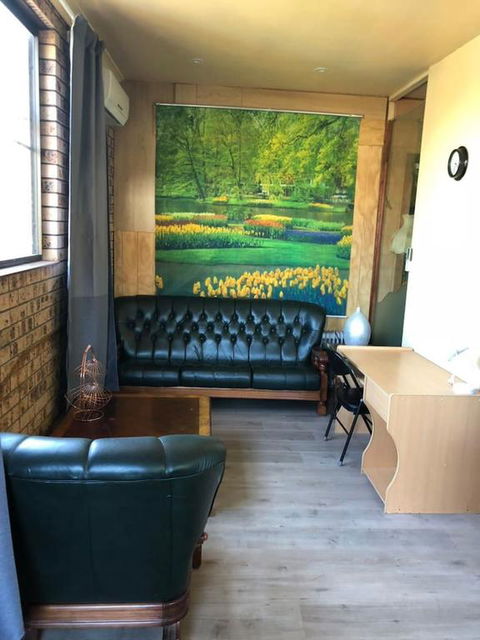 Retro 1bedroom Studio, Close To Airport&CBD - Northern Rivers Accommodation 3