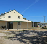RETRO FUNNY FARM - Northern Rivers Accommodation
