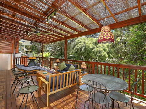 Retro Vibes - 18 Norahview Street, Bateau Bay - Northern Rivers Accommodation 2