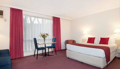 Ringwood Lake Inn - Northern Rivers Accommodation 1