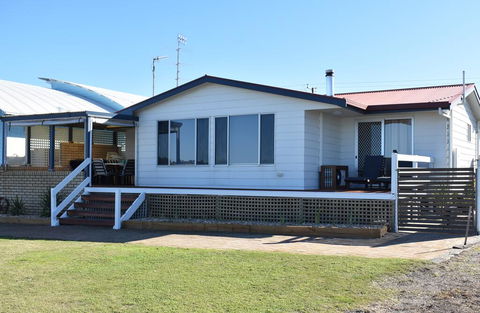 Rising Tide Beach House - Northern Rivers Accommodation 0