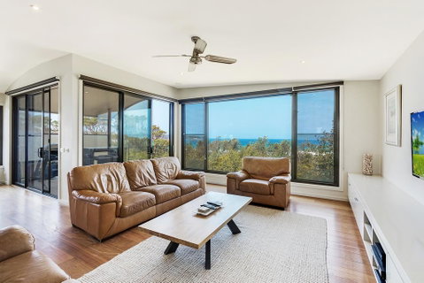 Rolling Waves 3 - Northern Rivers Accommodation 0
