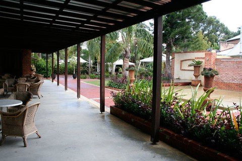 Rose & Crown Hotel - Northern Rivers Accommodation 3