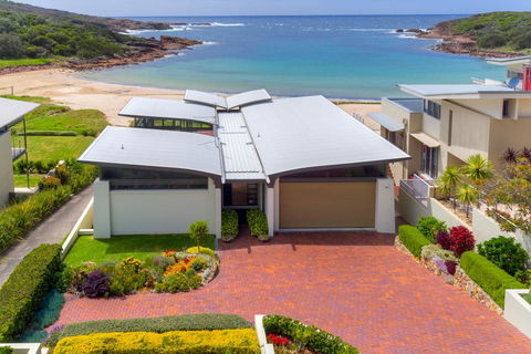 Sails On The Beachfront - Exclusive Seaside Home - Northern Rivers Accommodation 0