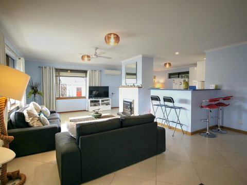 Salty Air Apartments Kingscote Kangaroo Island - Northern Rivers Accommodation 2