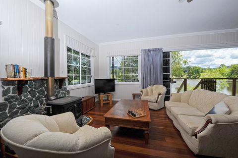 Samford Lakes - Northern Rivers Accommodation 0