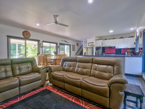 Sandy Feet Retreat Hervey Bay - Northern Rivers Accommodation 1