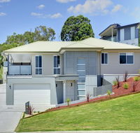 Saratoga Avenue 52 Signature House - Northern Rivers Accommodation