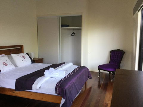 Sea Breeze Esplanade, Beachfront, Close Marina Hervey Bay - Northern Rivers Accommodation 1