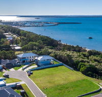 Sea breeze Esplanade Beachfront Close Marina Hervey Bay - Northern Rivers Accommodation