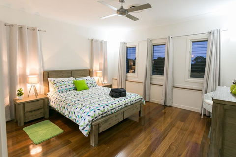 Sea Wood Delight In Hervey Bay - Northern Rivers Accommodation 1