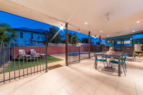 Seaside Hideaway- Hideaway Bay - Northern Rivers Accommodation 1