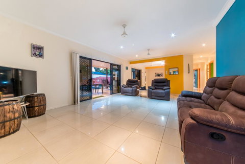 Seaside Hideaway- Hideaway Bay - Northern Rivers Accommodation 3