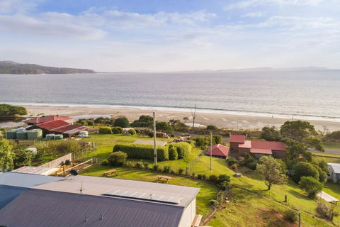 Seaview Family Retreat - Northern Rivers Accommodation 1