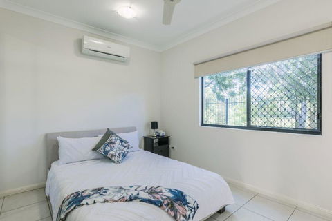 Secure 2 Bed Unit In Gray - Close Palmerston City - Northern Rivers Accommodation 2