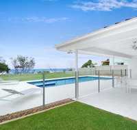 Sentosa on Tugun - Beachfront 5 Bedroom - Northern Rivers Accommodation