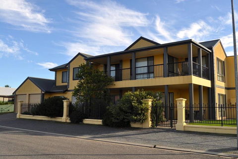 Serendipity - Northern Rivers Accommodation 0