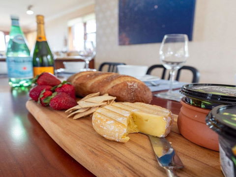 Seven Smiles - Riverside Location And Ocean Views - Northern Rivers Accommodation 3