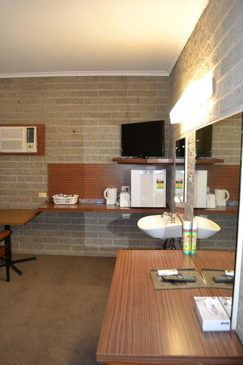 Shamrock Hotel Motel Balranald - Northern Rivers Accommodation 1