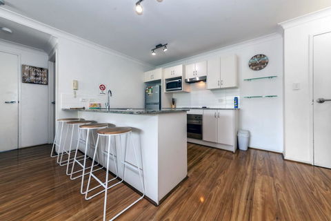 Shoal Bay Beach Club, 17/2 Shoal Bay Road - Northern Rivers Accommodation 3