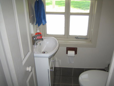 Showgrounds Cottage Naracoorte - Northern Rivers Accommodation 2