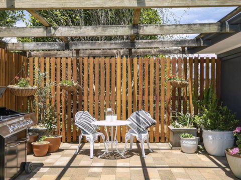 Silky Oak Cottage - Cosy With Country Views - Northern Rivers Accommodation 1