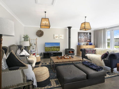 Silky Oak Villa - Spacious & Beautifully Decorated - Northern Rivers Accommodation 0