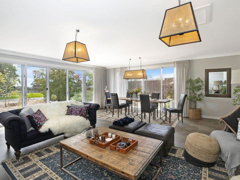 Silky Oak Villa - Spacious & Beautifully Decorated - Northern Rivers Accommodation 1