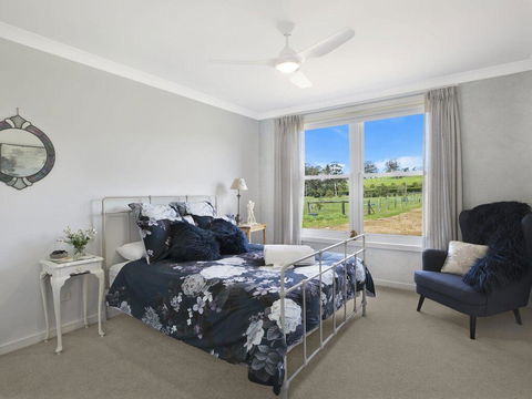 Silky Oak Villa - Spacious & Beautifully Decorated - Northern Rivers Accommodation 3