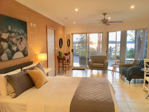 SilverWaters Waterfront Accommodation - Northern Rivers Accommodation 1