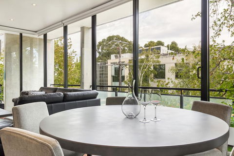 Smart Apartment In Elegant Suburb Close To City - Northern Rivers Accommodation 3