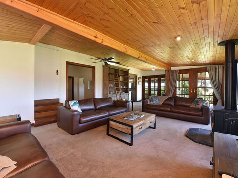 Soldiers Cottage Picturebook Vineyard Home - Northern Rivers Accommodation 3