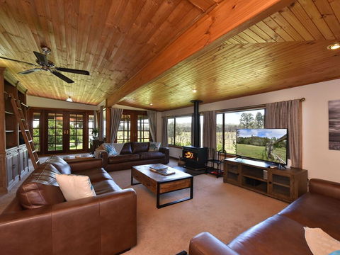 Soldiers Cottage Picturebook Vineyard Home - Northern Rivers Accommodation 2