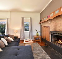 Somerville Wines Farmstay in Broke super cute house on working farm. Walk for miles. - Northern Rivers Accommodation