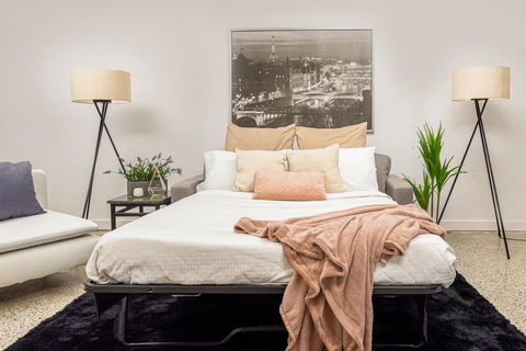 Spacious 2 Bed House, 2 AC And Free Street Parking - Northern Rivers Accommodation 2