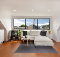 Spacious 2 Bed House 2 AC and Free Street Parking - Northern Rivers Accommodation