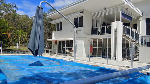 Spacious 2 Bedroom Unit, Private Bath, Kitchen, RV Parking On 5 Acres, 10 Min To Fraser Island Barge - Northern Rivers Accommodation 0