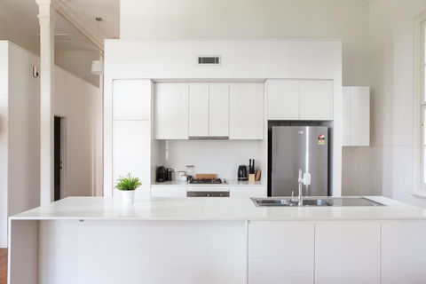 Spacious 2-bed, 2-bath Home With Parking And Balcony - Northern Rivers Accommodation 3
