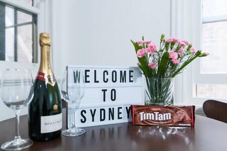 Spacious Harbour View 4bd Home In Sydney CBD - Northern Rivers Accommodation 1