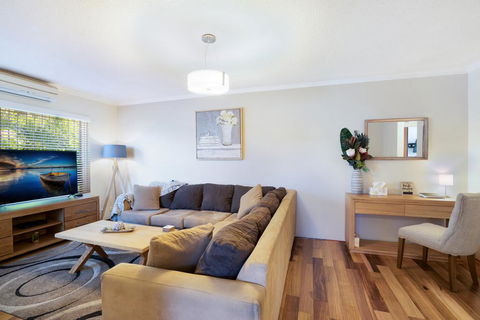 Spacious Renovated Apartment In Quiet Area - Northern Rivers Accommodation 0