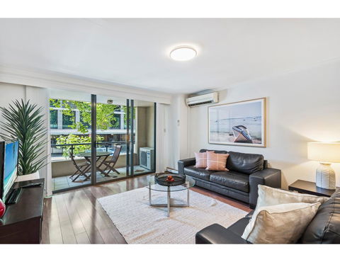 Spacious Retreat Walking Distance From City Centre - Northern Rivers Accommodation 0