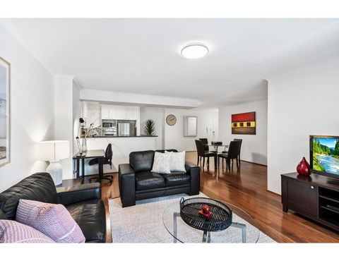 Spacious Retreat Walking Distance From City Centre - Northern Rivers Accommodation 3
