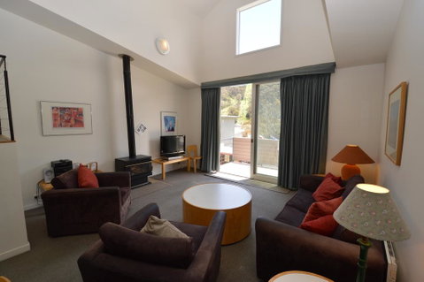 Squatters 11 - Northern Rivers Accommodation 0