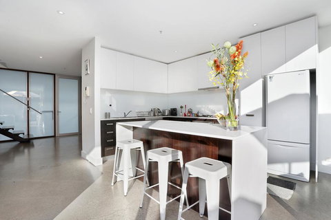 StayCentral On Oxford Penthouse - Northern Rivers Accommodation 1