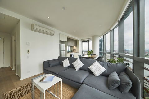 STUNNING 2 BED 2 BATH STYLISH UNIT // FREE PARKING - Northern Rivers Accommodation 3