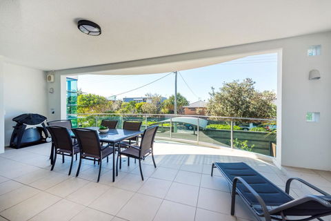 Stylish Beach Side Apartment - Unit 5 - 33 Lorikeet Drive - Northern Rivers Accommodation 1