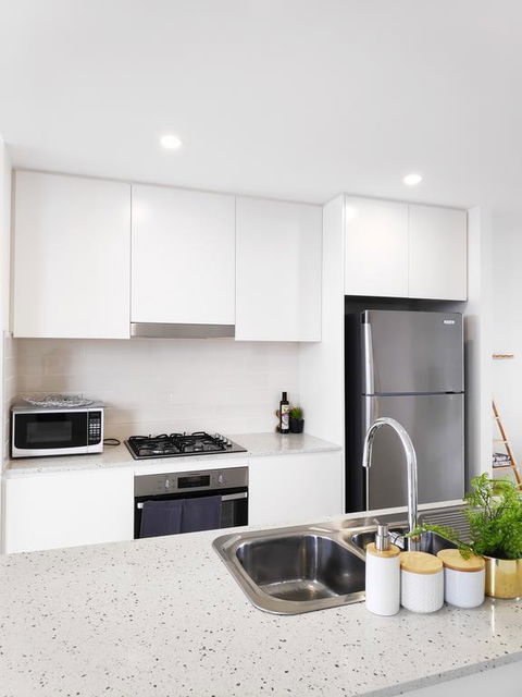 Stylish Liverpool 2Bed 2Bath Apartment -Skyline Views! -Masks Provided - Northern Rivers Accommodation 3
